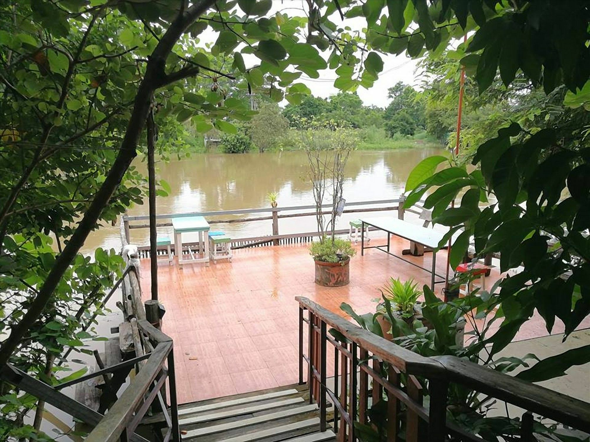 Ausgust Riverside Resort Prachinburi Eksteriør bilde