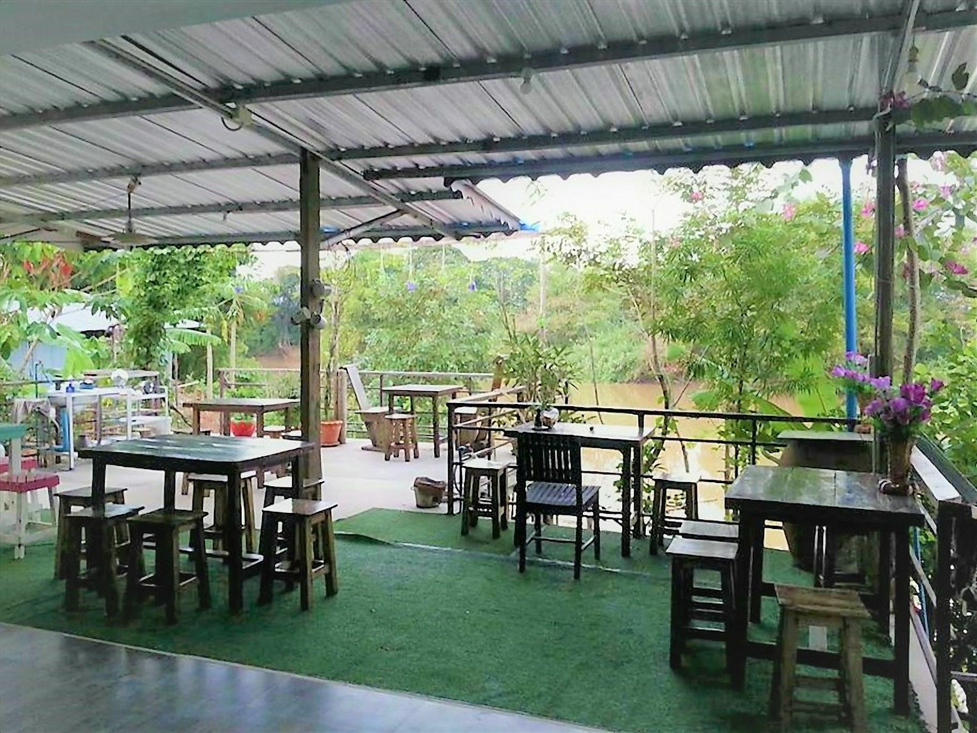 Ausgust Riverside Resort Prachinburi Eksteriør bilde